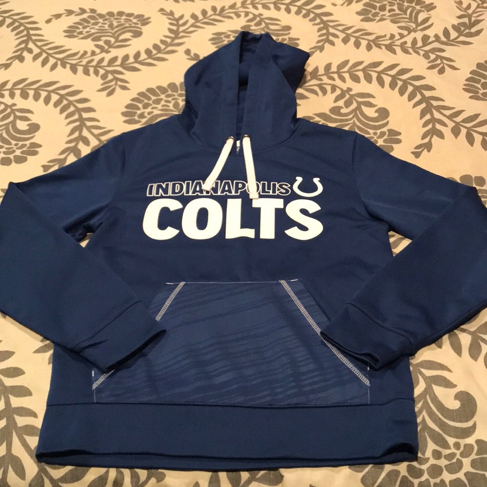 Colts sweatshirt.